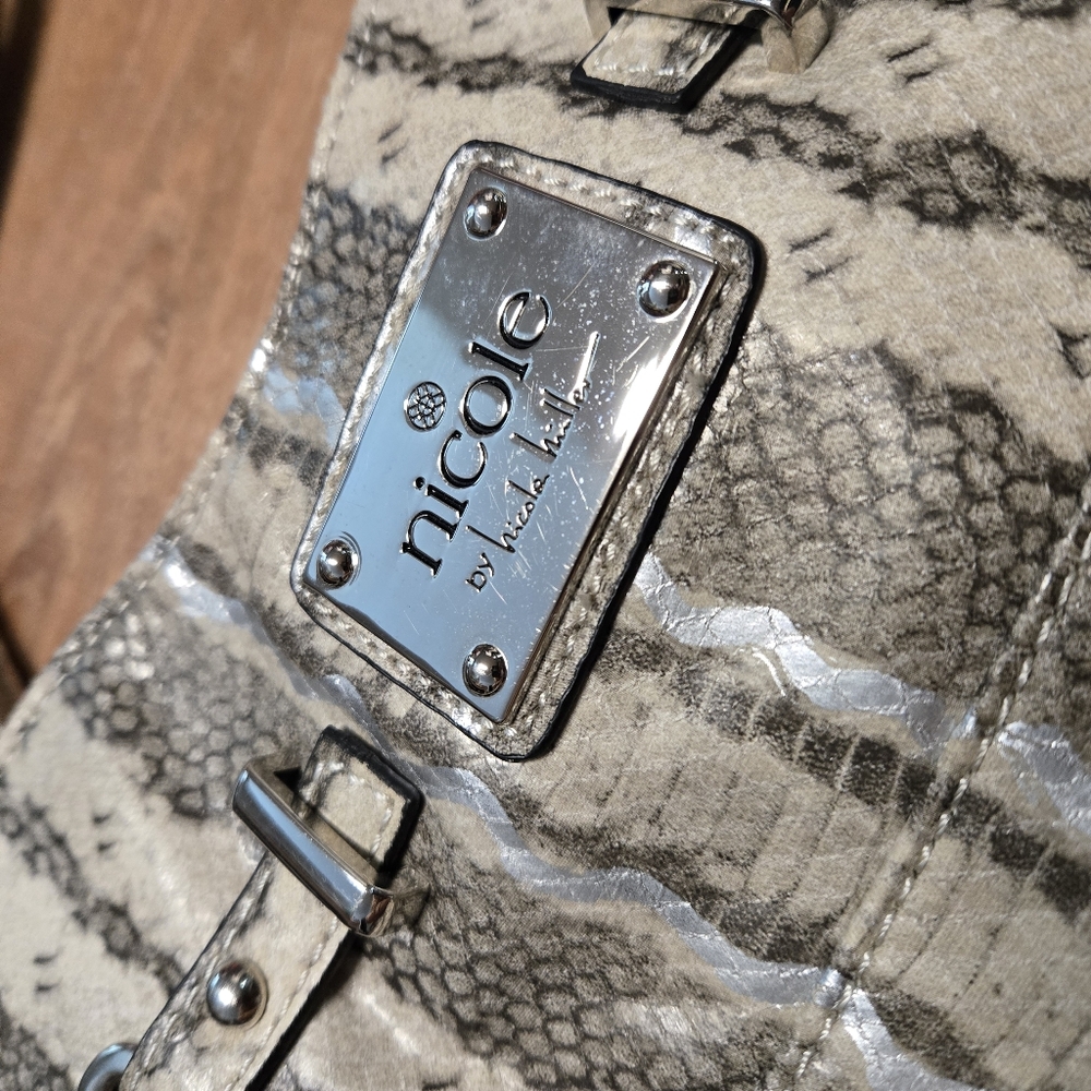 Nicole Miller Cream and Gray Snake Skin Print Shoulder Bag - Picture 4 of 7